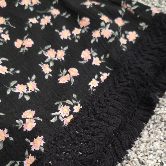 No Boundaries Black Shorts with Pink Floral Design Elastic Waistband Size XXL - Picture 4 of 4